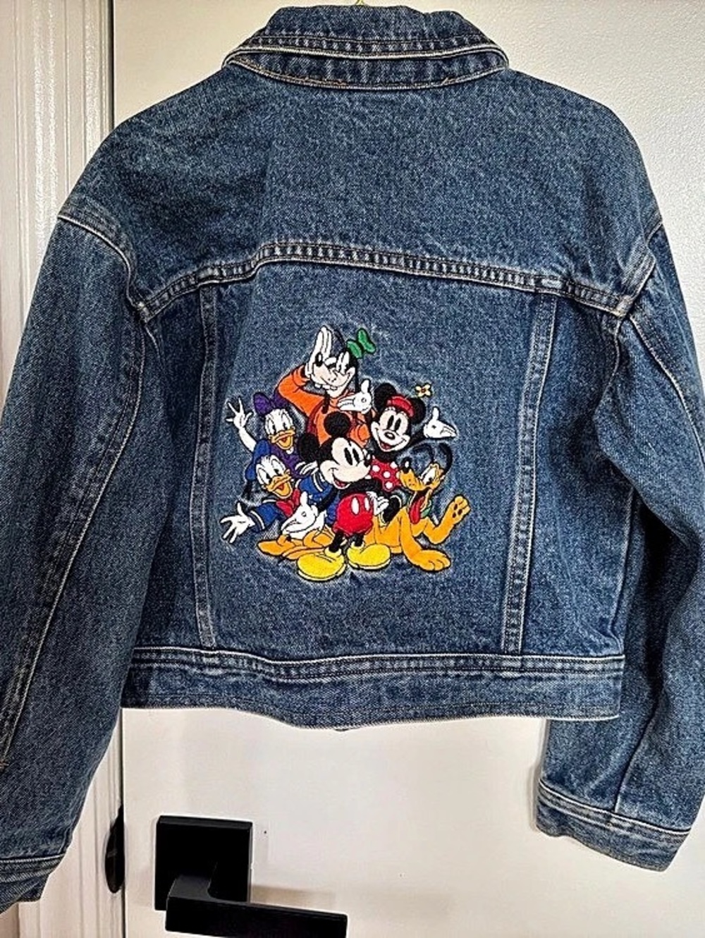 Kids size 5/S VINTAGE Disney Store Disney characters embroidered denim jacket